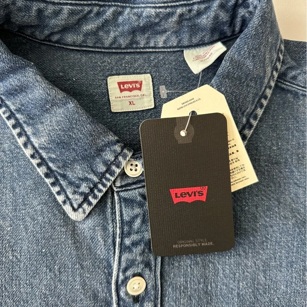 Levi’s Denim Button Down Shirt Size XL Men